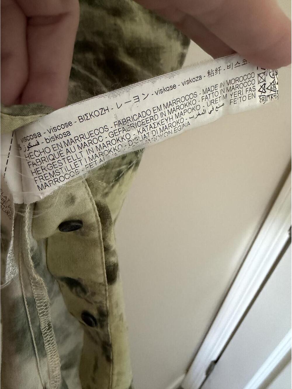 XS Zara 100% Viscose Button-down - Picture 3 of 4